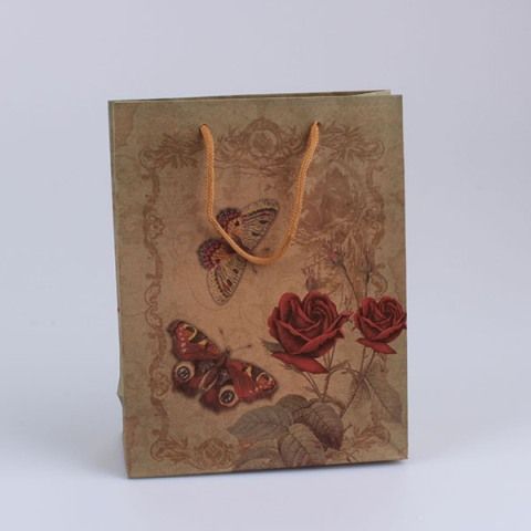 картинка Набор из 12 подарочных пакетов "Бабочки и розы" 15х6х20см